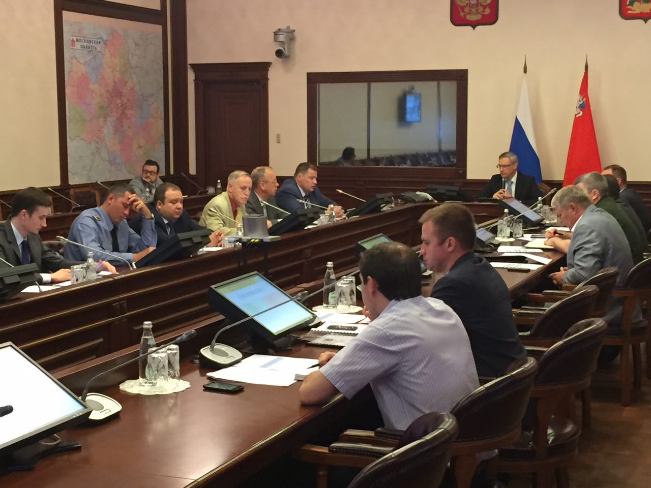 Правительство Московской области держит на контроле выполнение плана по комплексному благоустройству дворовых территорий на 2016 год