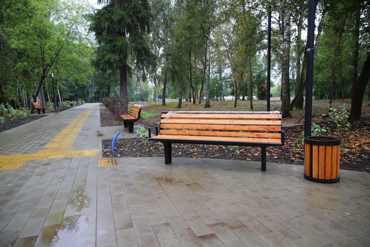 В Люберцах в рамках нацпроекта «Жилье и городская среда» завершили благоустройство зоны отдыха «Малаховское озеро»