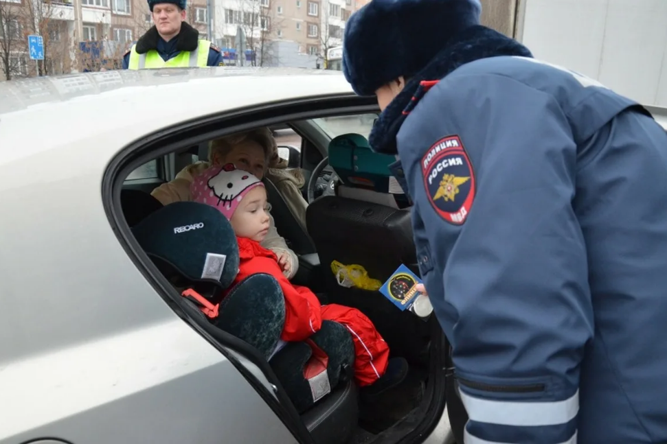 ГИБДД Подмосковья проводит массовые проверки на соблюдение правил перевозки детей