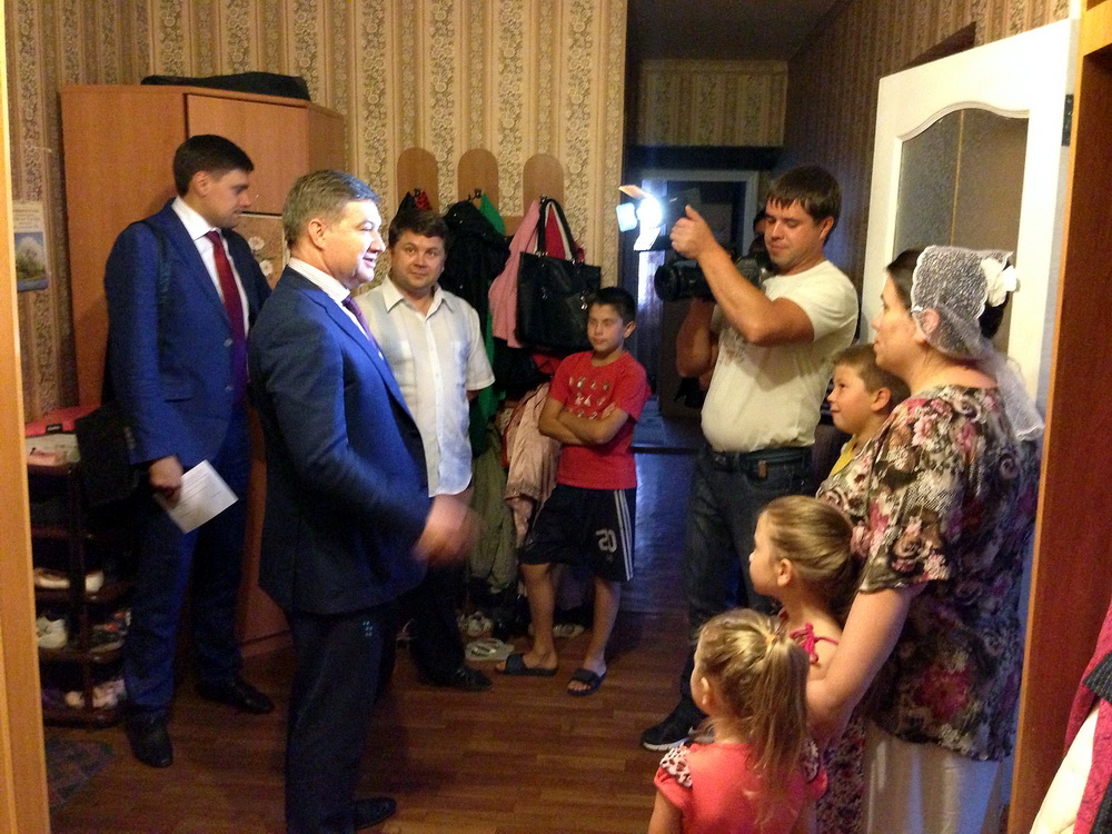 Многодетные семьи Балашихи получили сертификаты на новые квартиры