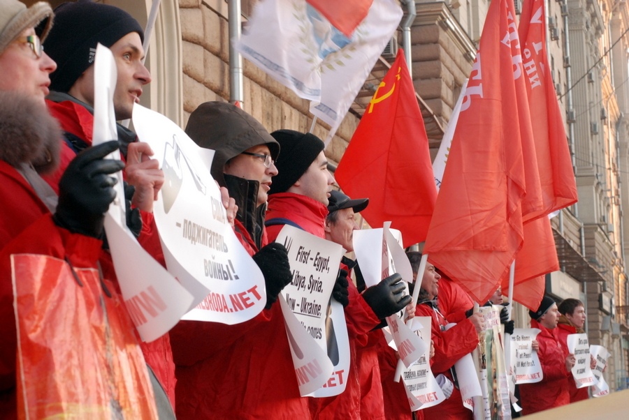 Движением “Суть времени” проведен массовый пикет напротив посольства США в Москве 26 февраля
