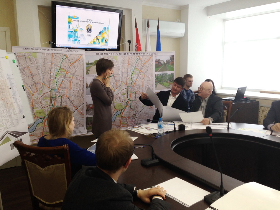 Владимир Слепцов провел совещание по вопросу создания пешеходных зон