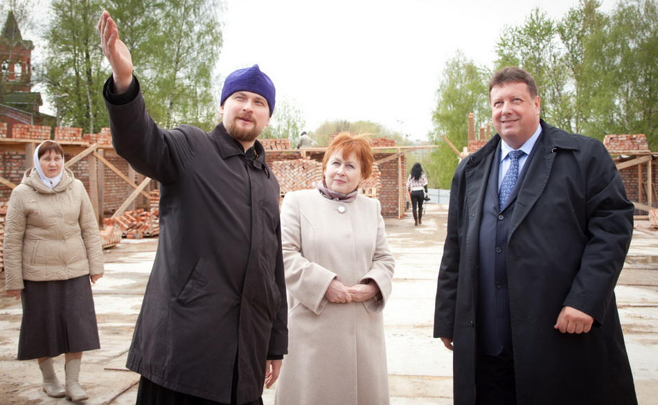 Сергей Гриднев на строительстве храма Новомучеников ивантеевских