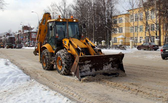 На уборку снега в Ивантеевке вышло свыше 20 единиц техники и более 160 человек